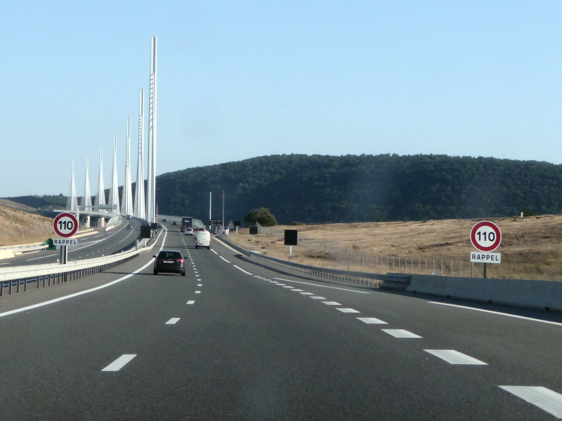 Zufahrt auf der Autobahn zum Viaduc de Millau