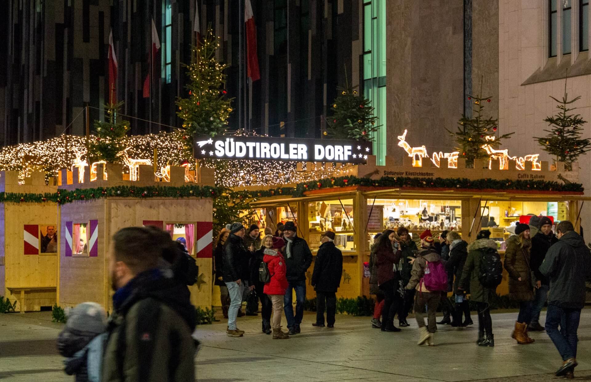 Südtiroler Dorf auf dem Weihnachtsmarkt Leipzig