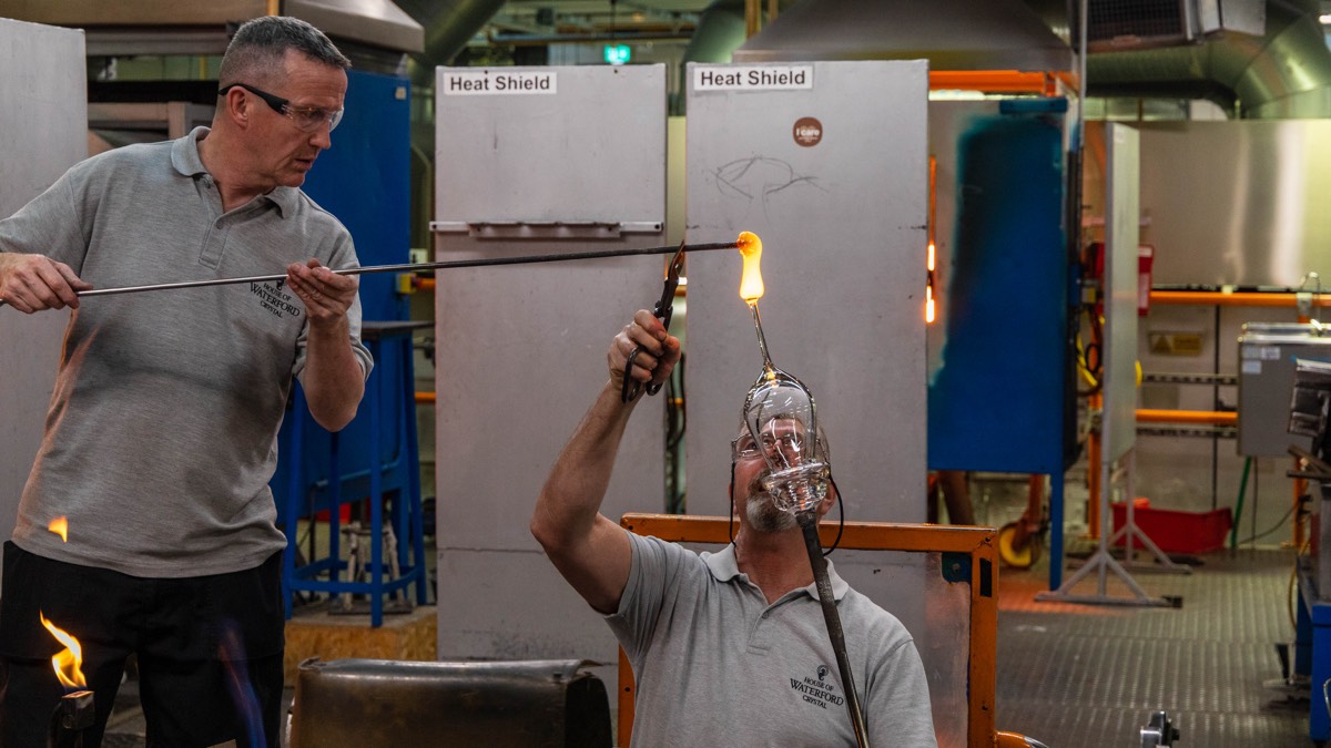 Glasmacher bei der Arbeit in Waterford